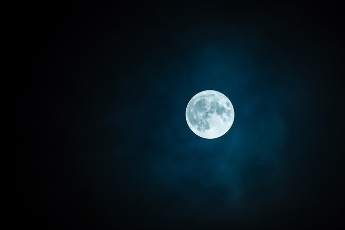 moon-1859616_1920.jpg